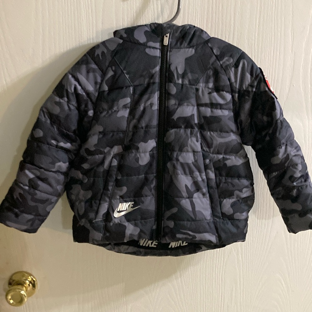 Nike Kids Camo Jacket - Black and Gray with Red Fleece Lining. 2T. (1-2 years)
